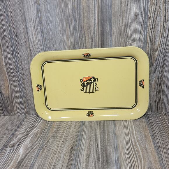Vintage Metal Serving Tray, Crest Coat of Arms Fleur de Lis TV Lap Tray - Picture 1 of 4